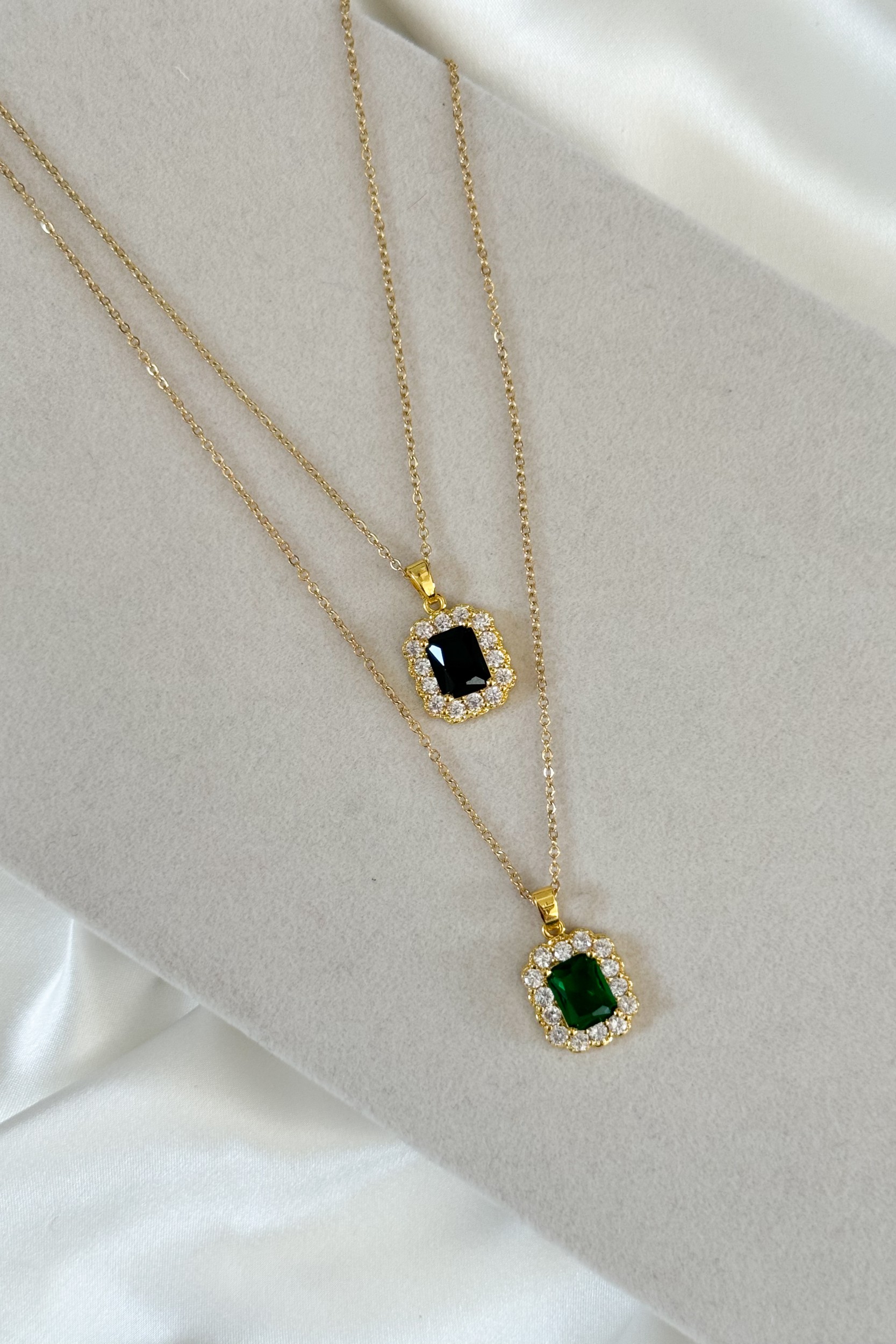 Κολιε Sofia green 