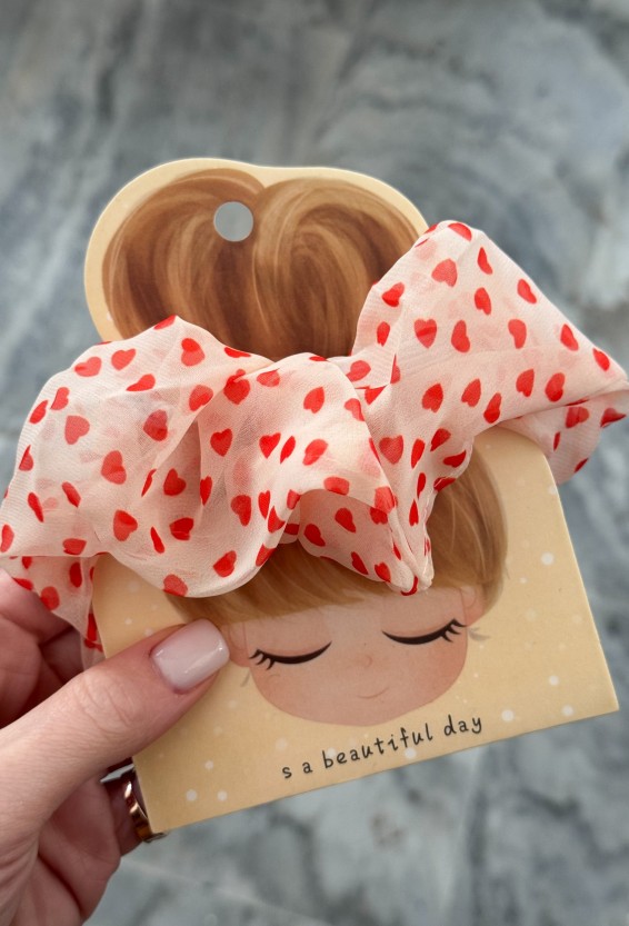 Scrunchie heart