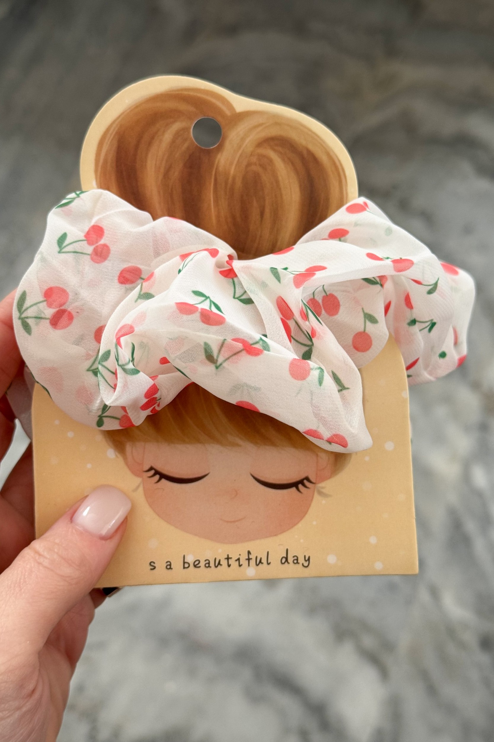 Scrunchie cherry